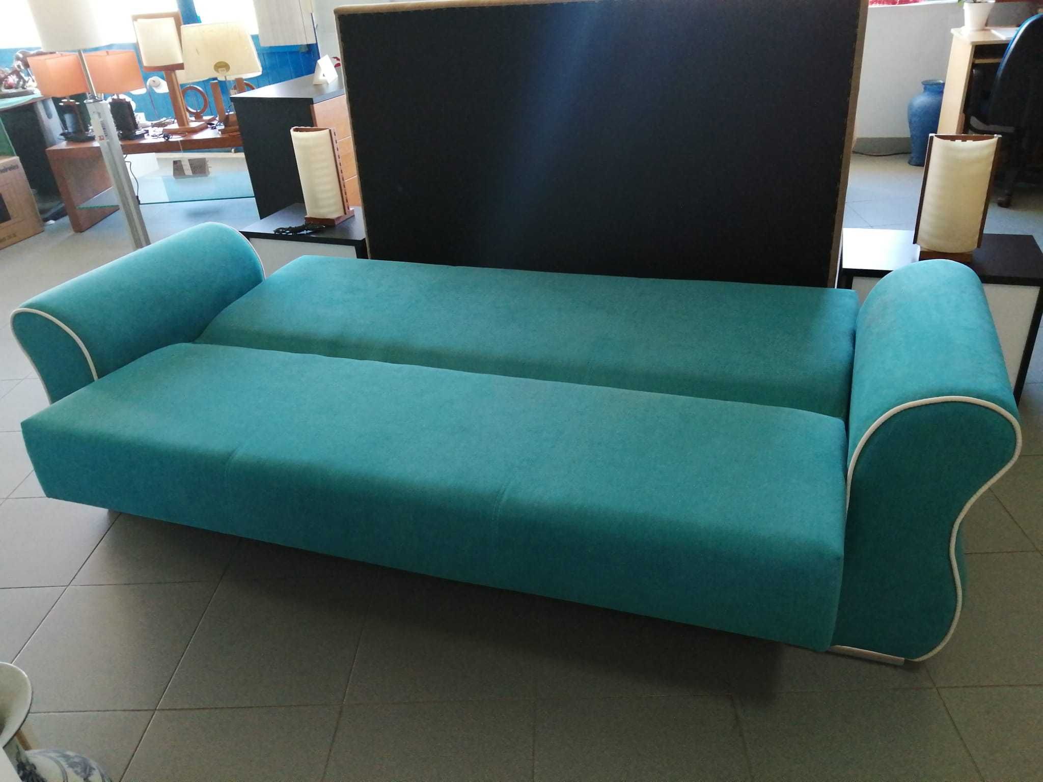 Sofá cama com arrumação azul frisos brancos NOVO-LIQUIDAÇÃO DE STOCK