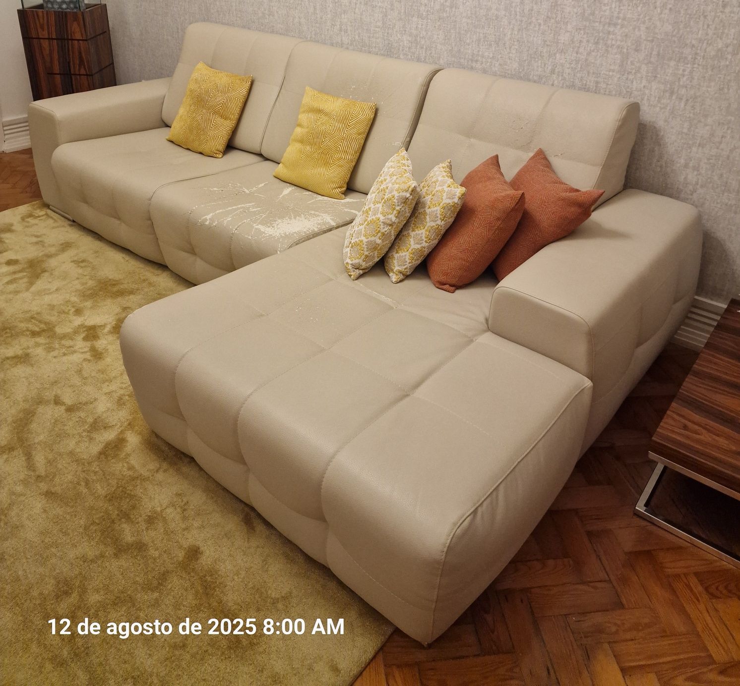 Sofá de 2.80 metros em pele com chaise longue
