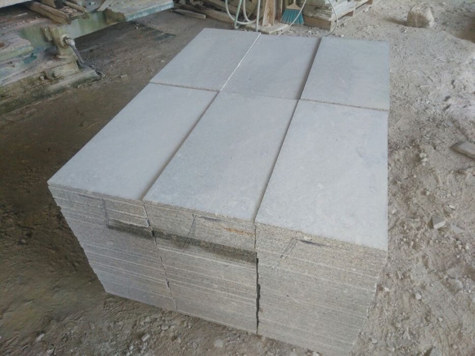 Ladrilho em granito cinza