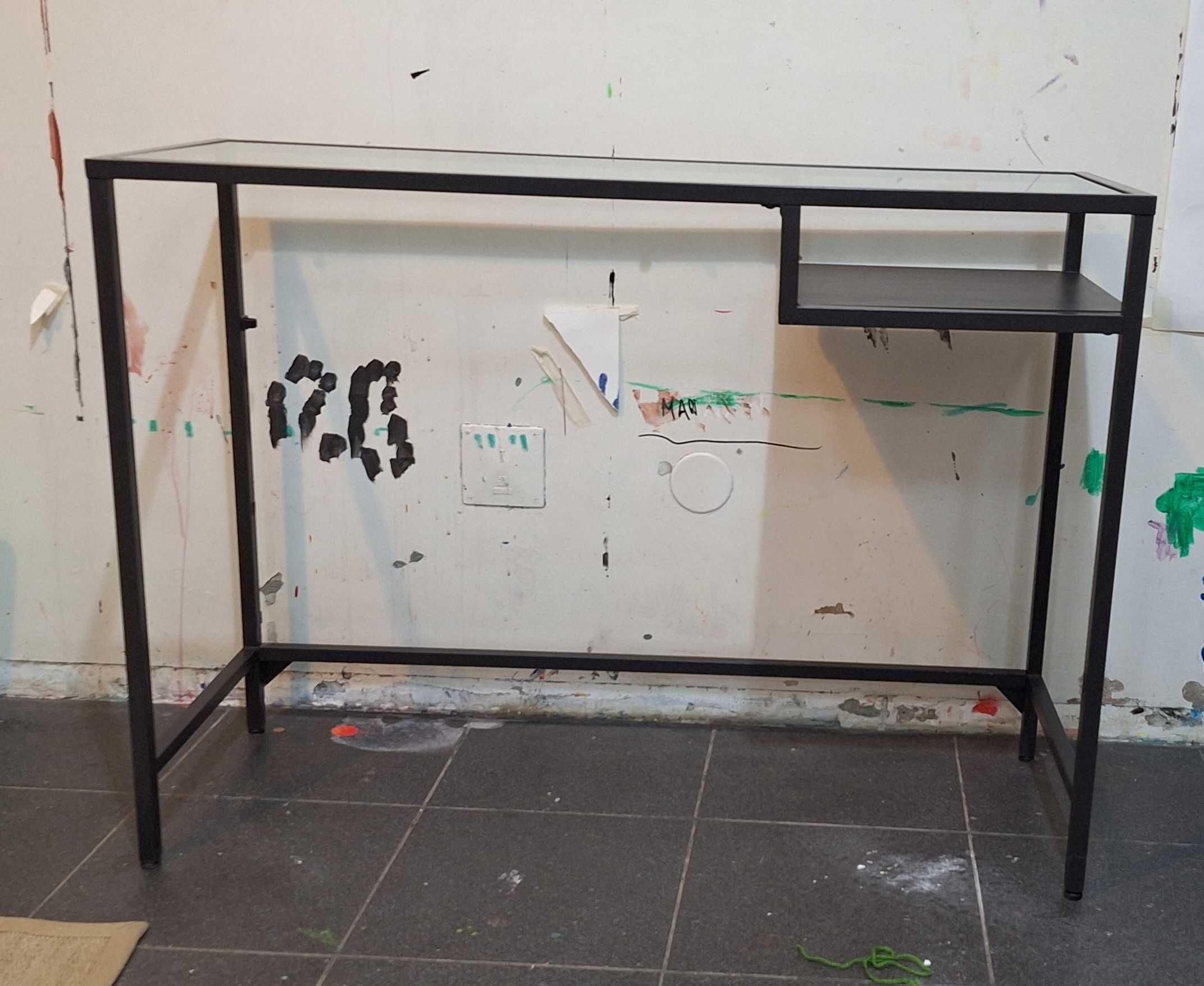 Mesa/ secretária VITTSJÖ ikea como nova