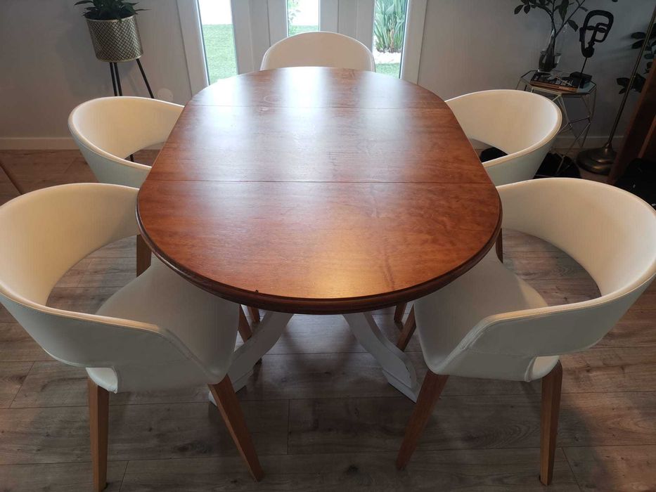 Mesa em Madeira Com Pé de Galo e 6 Cadeiras