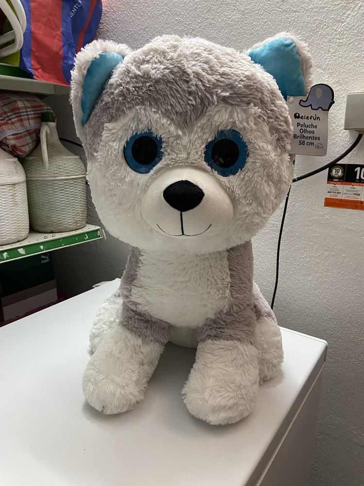 Peluche dis olhos brilhantes de 58 cm