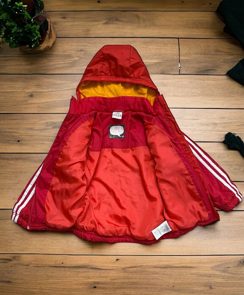 Демисезонная курточка Adidas на девочку 4-5 лет