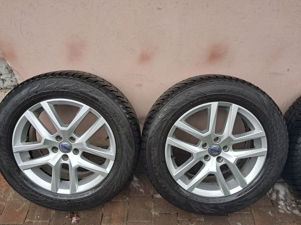 Felgi 18 z oponami zimowymi volvo xc 60