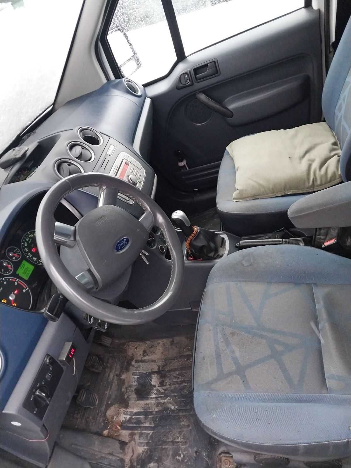 Автомобиль Ford Transit Conneсt 2012