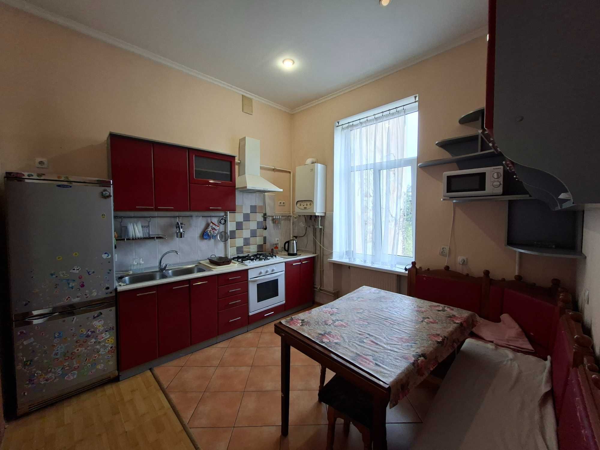Продаж трикімнатної квартири з індивідуальним опаленням,вул.Шевченка.