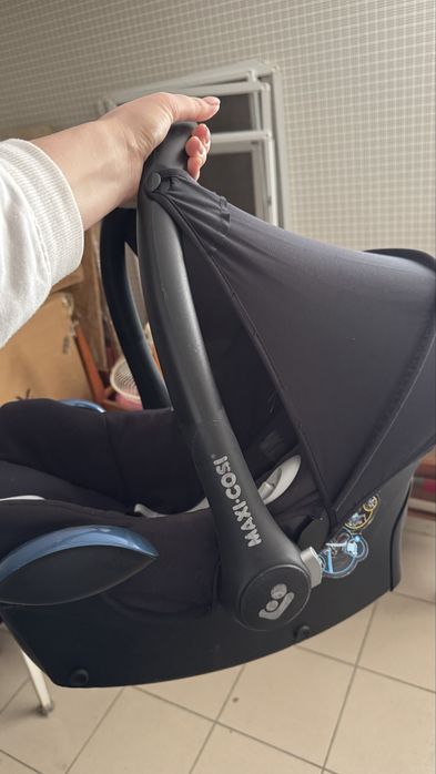 Автокрісло maxi-cosi+ база+ дощовик.