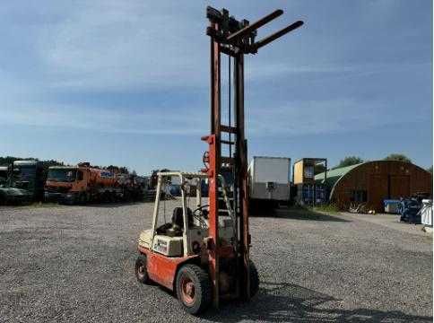 Навантажувач Nissan 2,5 Tonnen Dieselstapler mit Seitenschieber