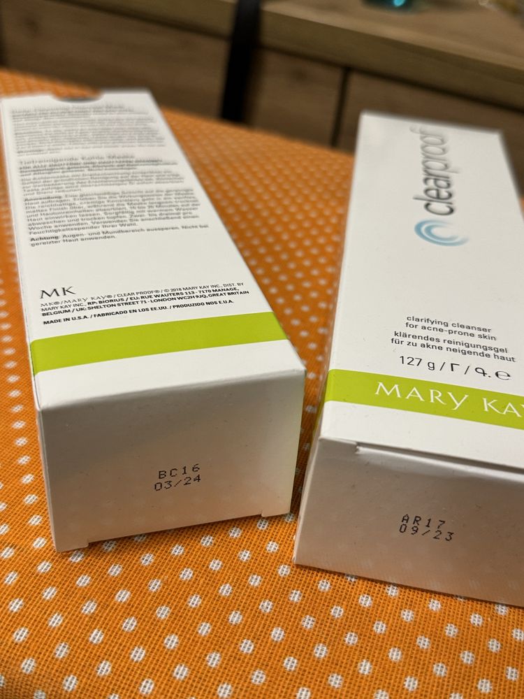 Очищувальний засіб для проблемної шкіри та маска для очищ. MARY KAY