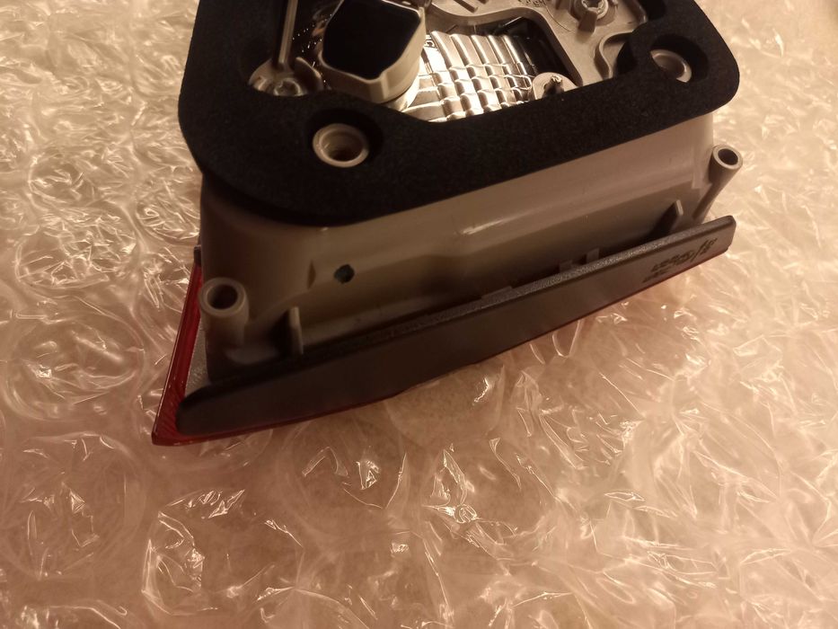 Lampa tylna w klapę bagażnika, prawa, tył, Opel Astra J 2015 ABV