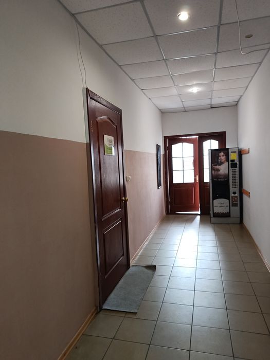 Продам приміщення, район Айсберг, з усіма зручностями.