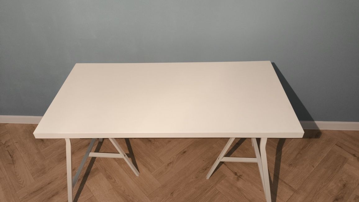Biurko na kozłach IKEA białe