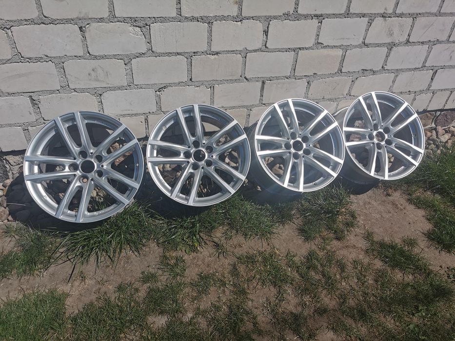 Felgi aluminiowe UNIWHEELS 7.5x17  Et27 Audi 5x112 X10757