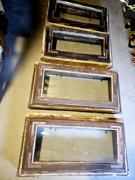 Okna po demontażu małe 4 sztuki