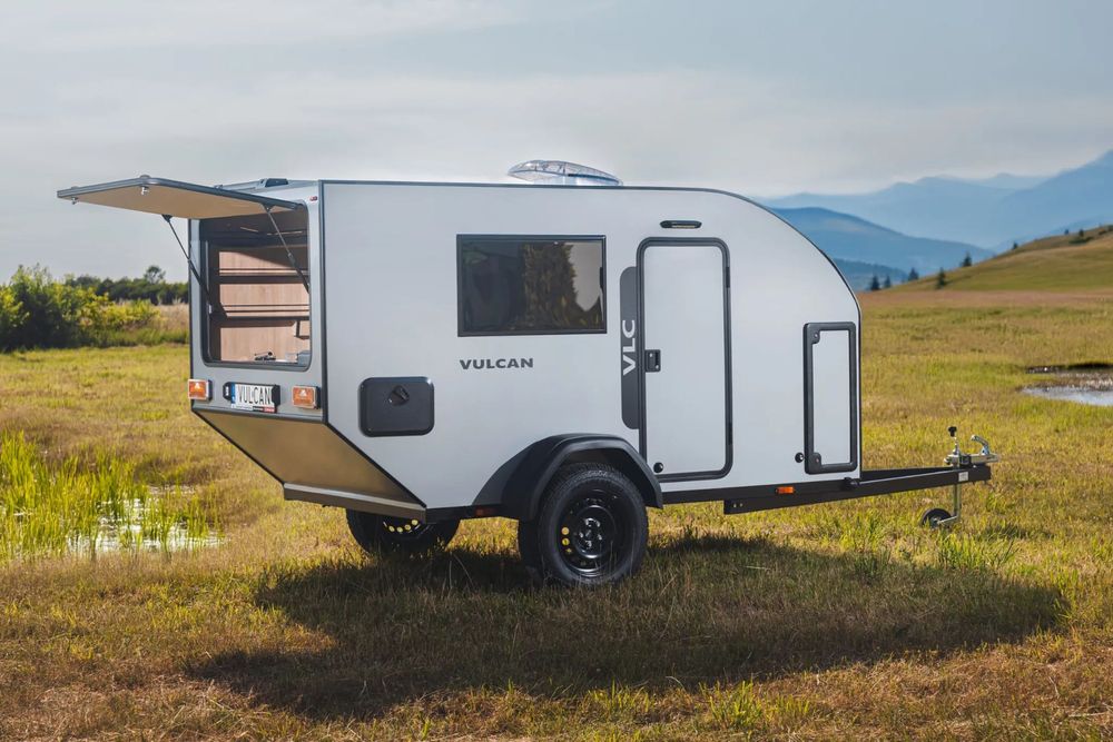 VULCAN  Vulcan lekka przyczepa kempingowa DMC 750kg offroad