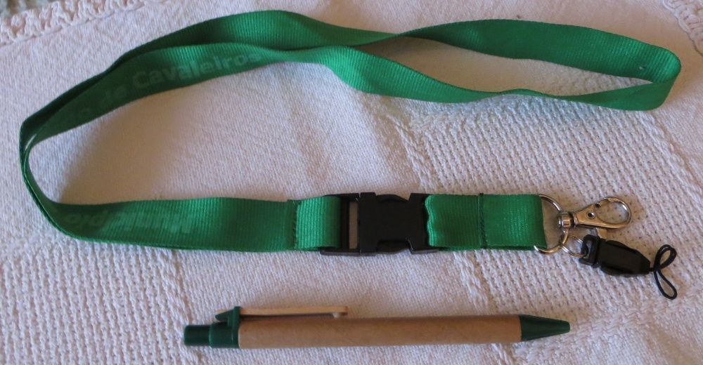 Caneta New Look e Cordão c/ 2 ganchos p/ P. Chaves e TLM