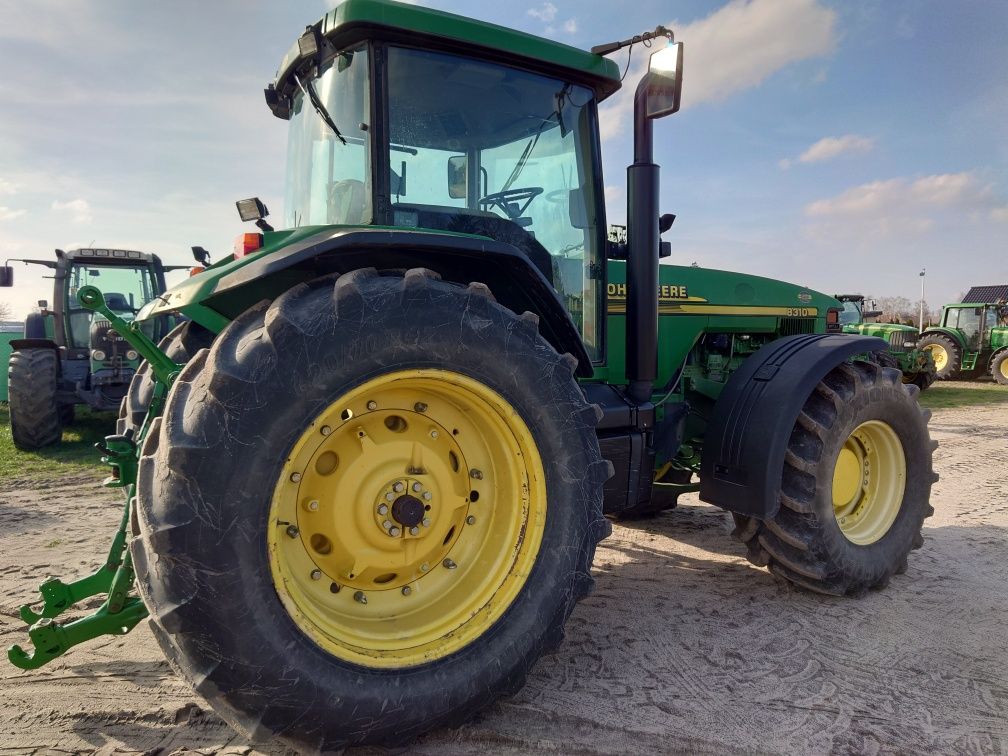 Ciągniki JOHN DEERE 8310 POWERSHIFT stan BDB 10000 h!