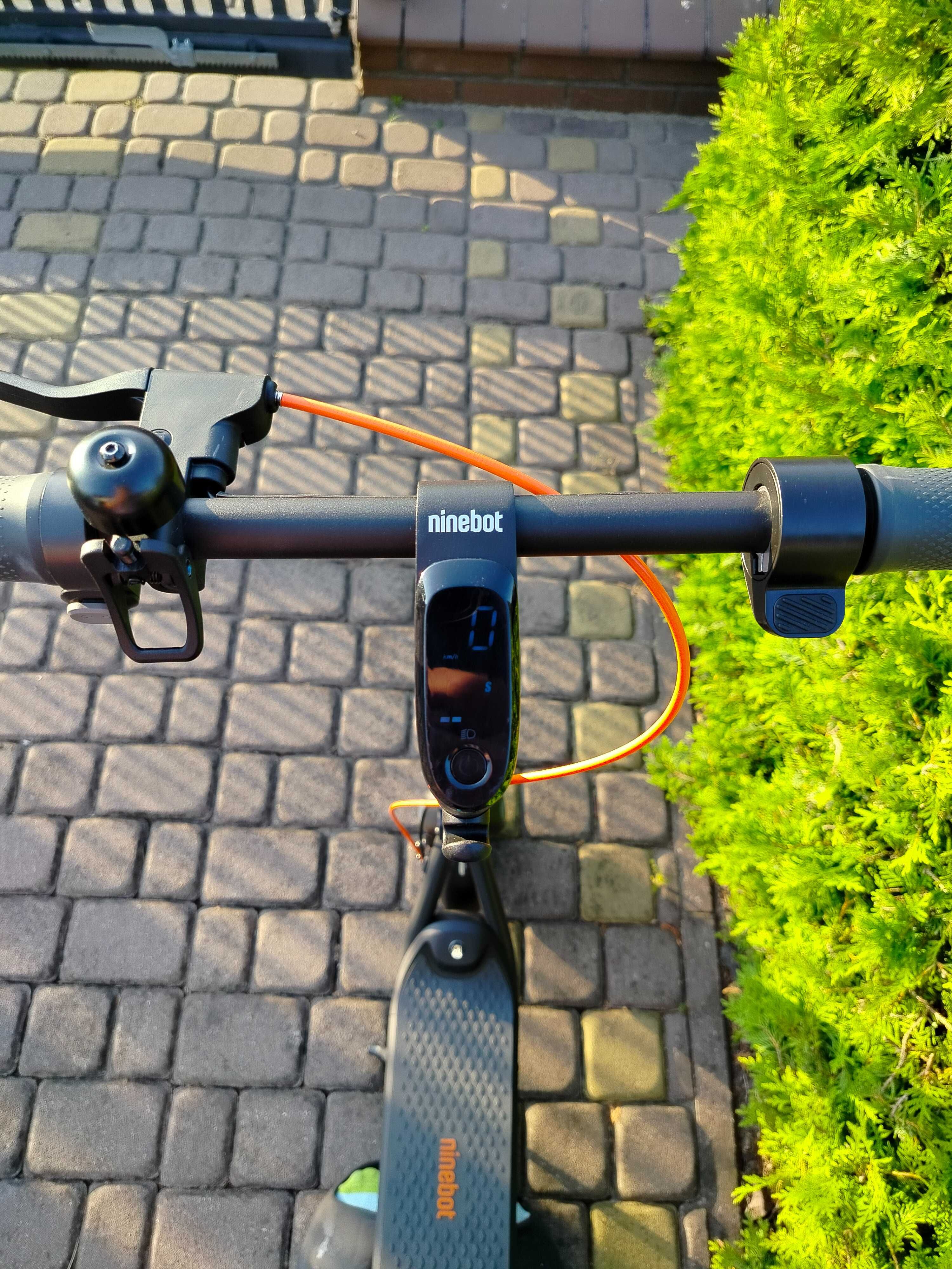 Hulajnoga elektryczna SEGWAY Ninebot KickScooter F2 Plus 55km Czarny