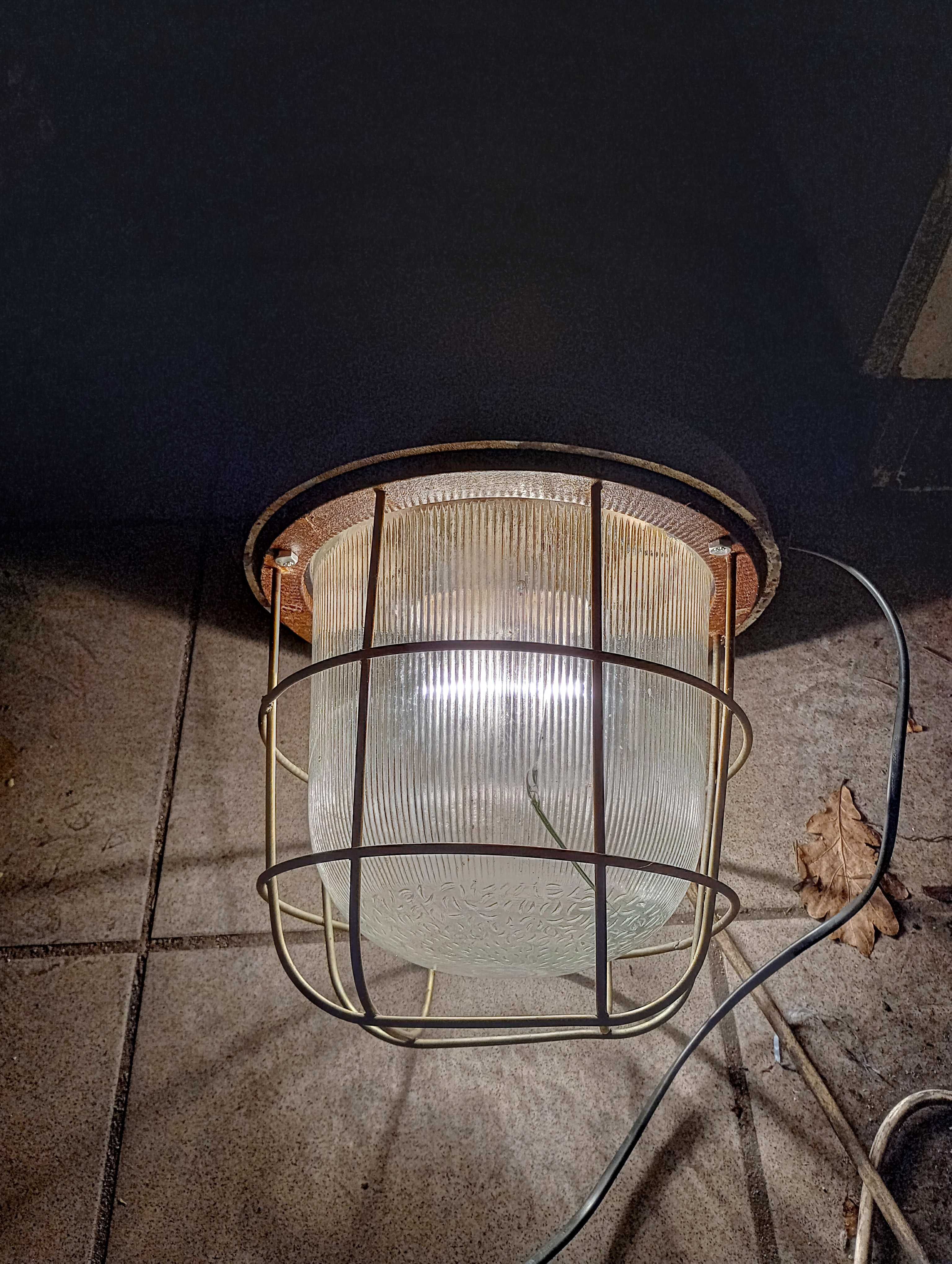 Lampa Industrialna Robocza Zakładowa Solidna