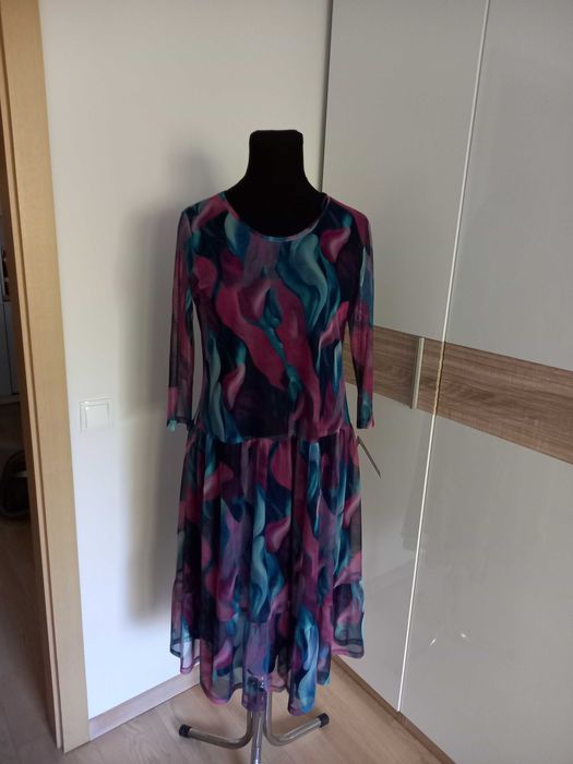 NOWA z metką sukienka Gabrieli Visconti z siateczki na podszewce.