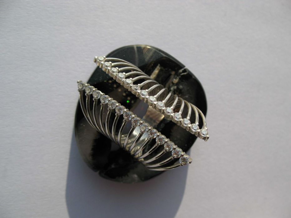 ВЕЕР в подарок безразмерное кольцо с фионитами натуральное серебро 925