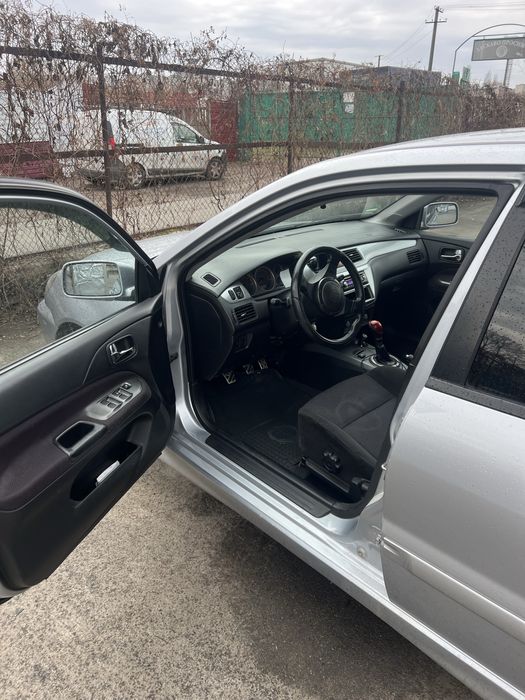 Mitsubishi Lancer.  В відмінному стані.