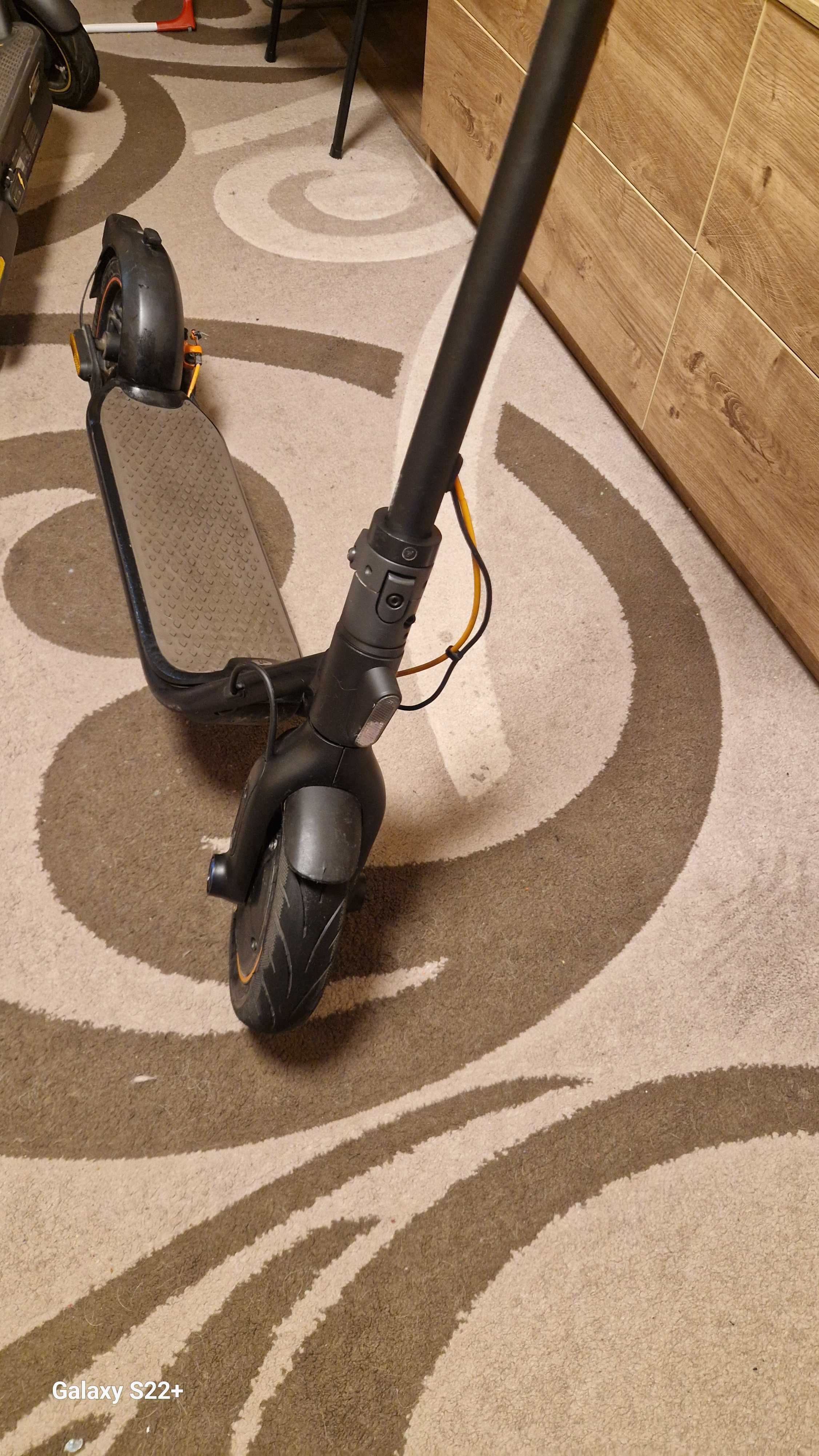 Електросамокат Segway Ninebot F40D