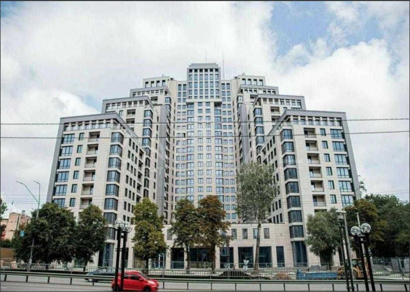 Паркінг в ЖК Crystal Park Tower, 18,7м2 поруч з ліфтом