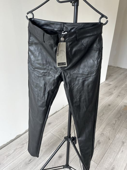 Шкіряні чорні штани Calzedonia