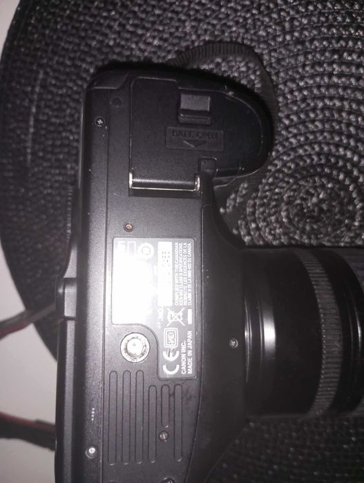 Aparat lustrzanka Canon DS126091