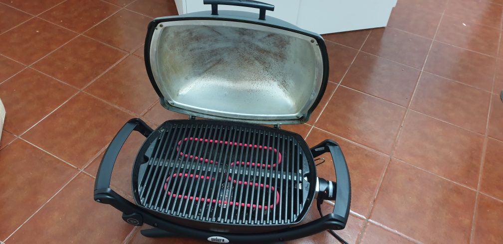 BBQ Weber - grelhador electrico 2400 W