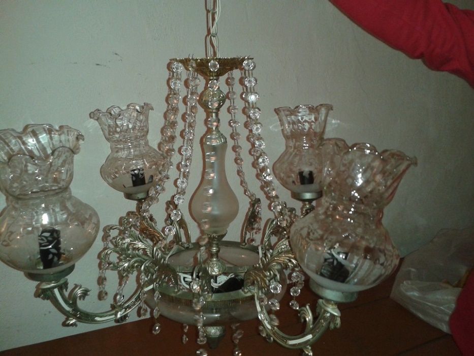 Lustre com 4 chaminés antigo e muito bonito