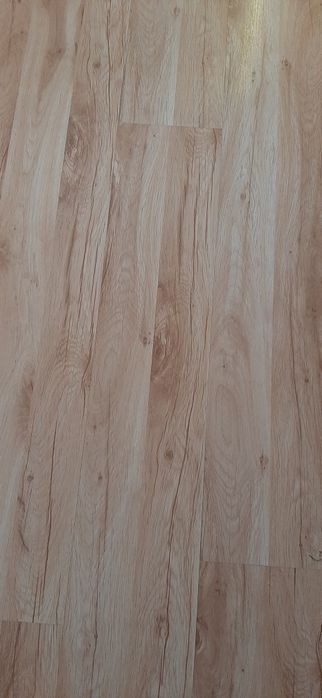 Panele podłogowe + listwy podłogowe