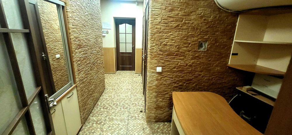 Продаж приміщення, БЕЗПЕЧНЕ місце, вул. Незалежної України, буд. 40-А.