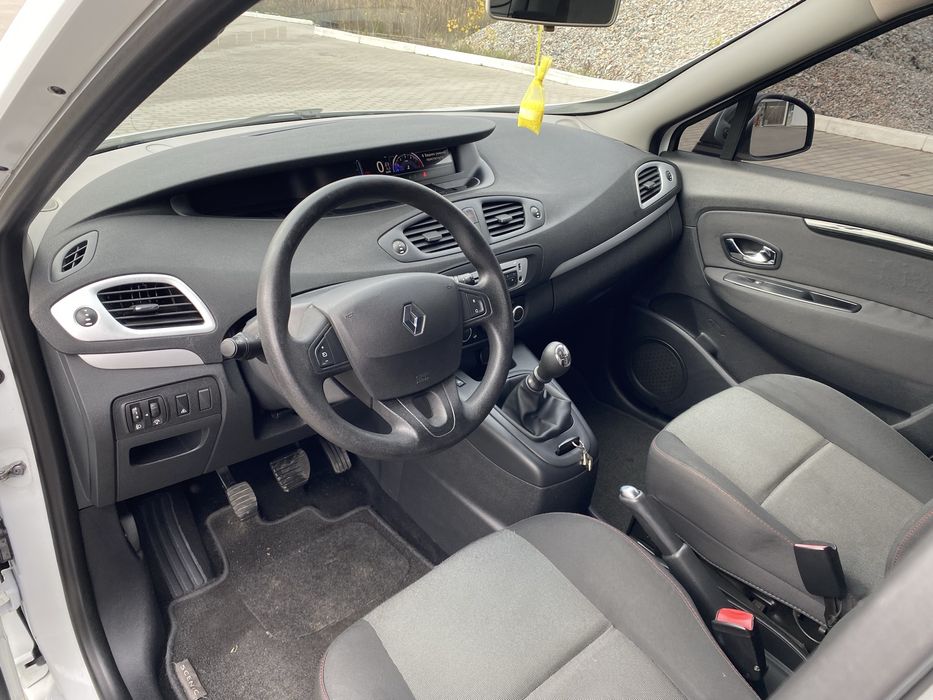 Renault Scenic 2 Rest