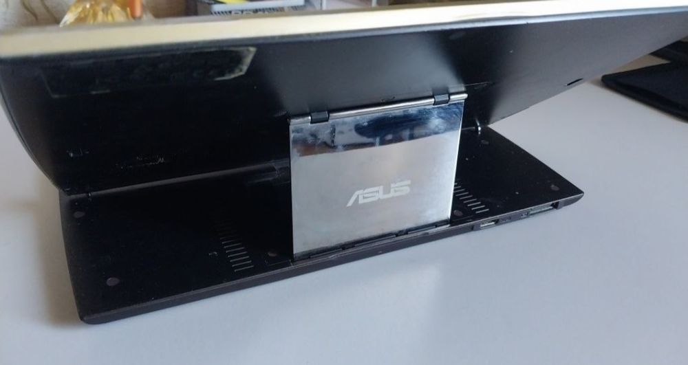 Продам планшет  слайдер Asus Eee Pad Slider.