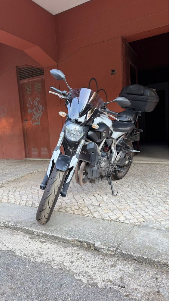 Mota Yamaha MT 07