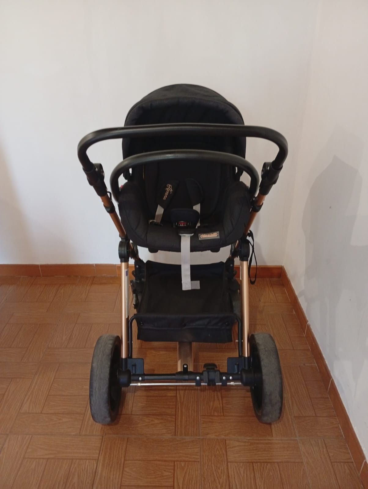 Carrinho 3 em 1 como novo.