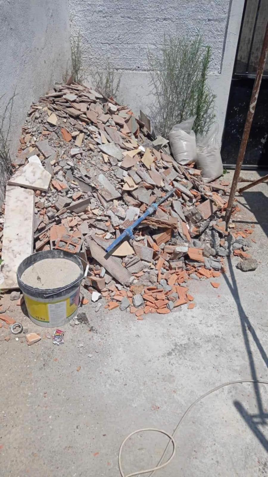 Faço cargas de entulho