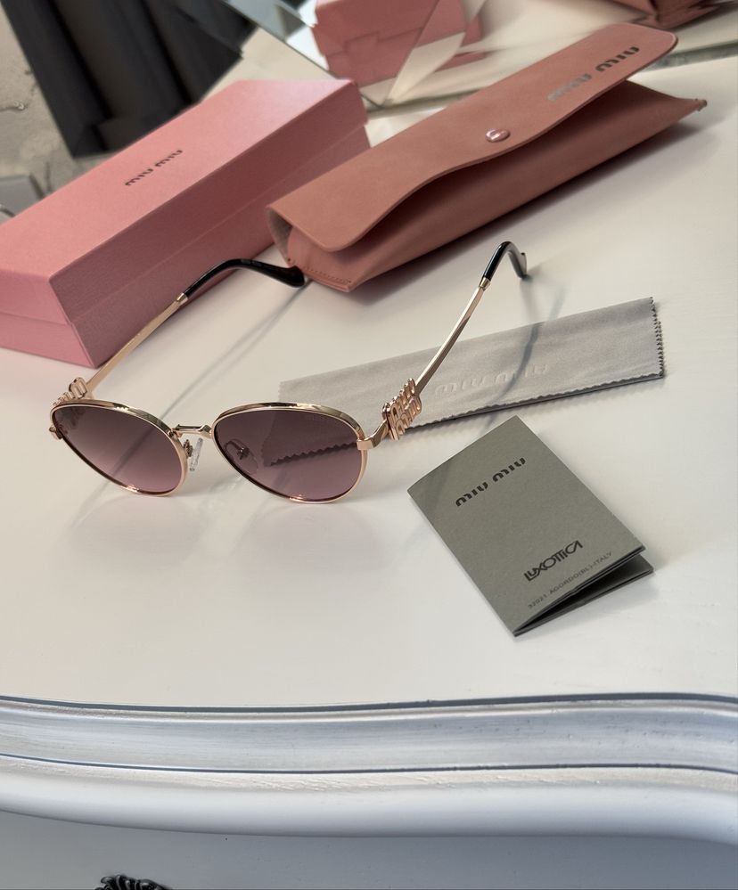 Солнцезащитные очки miu miu полный комплект