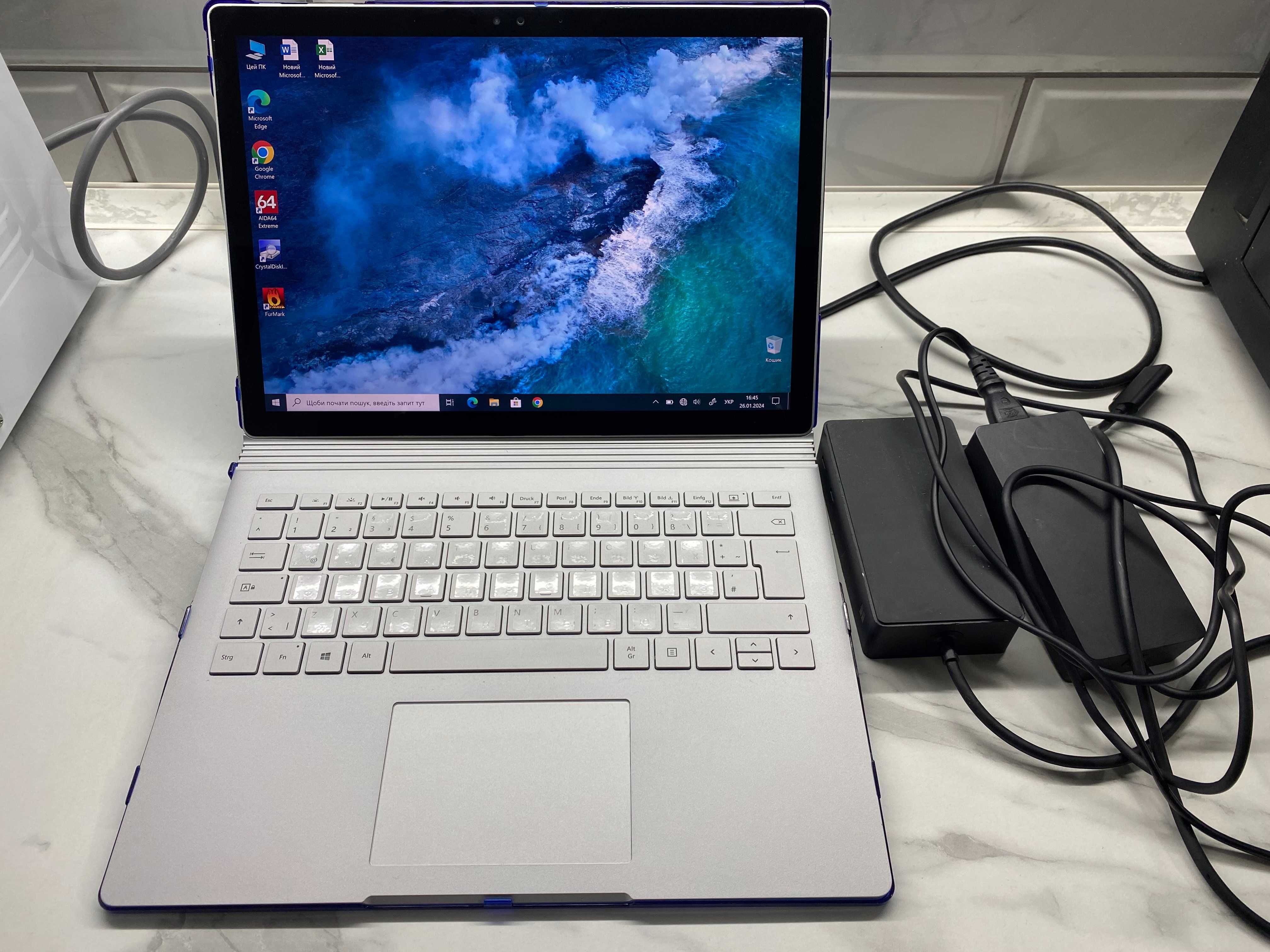 Microsoft Surface Book intel i7/8 Гб ОЗУ/GTX 940m/256Гб SSD/13.5" IPS