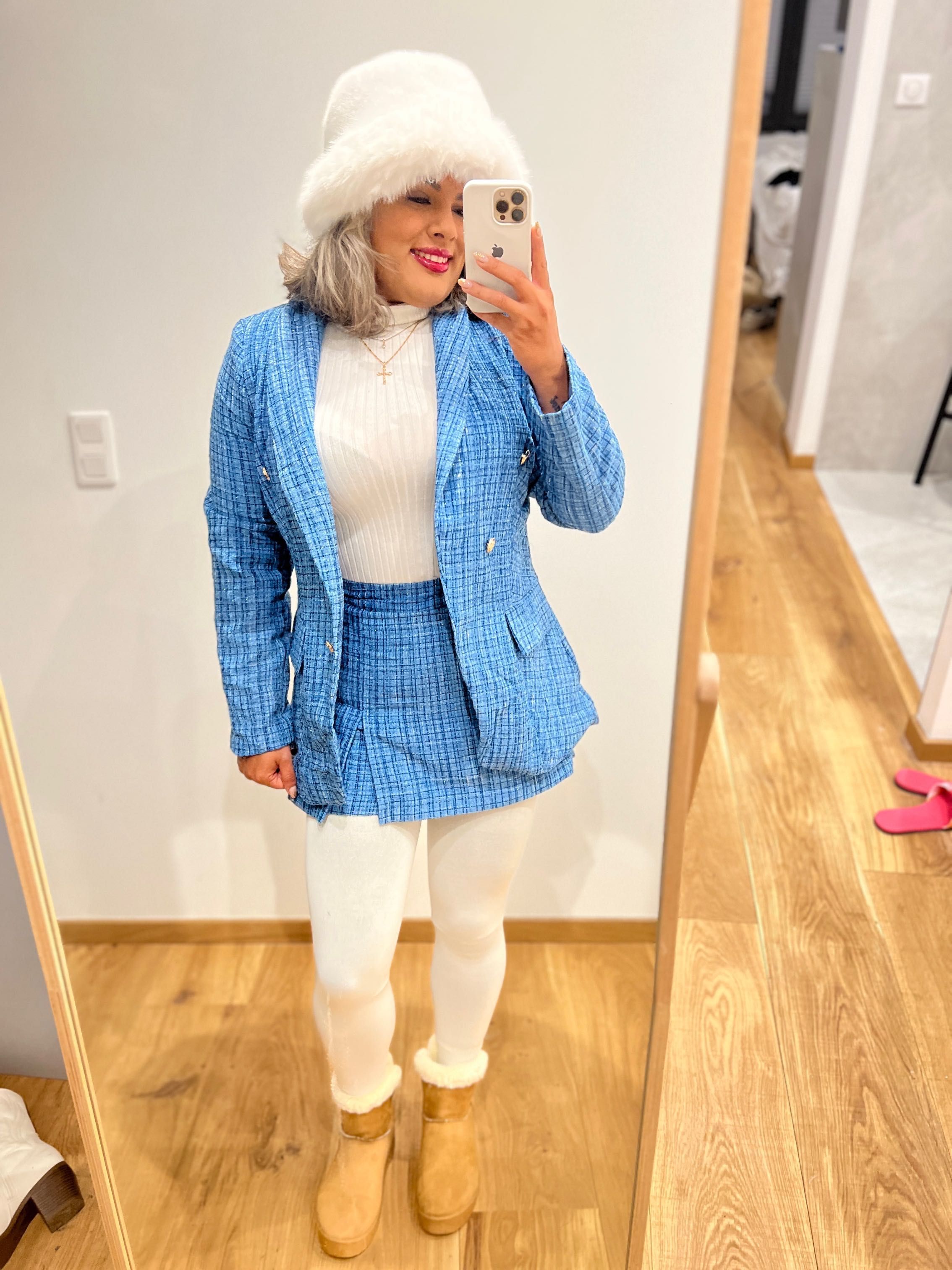 Roupa feminina azul