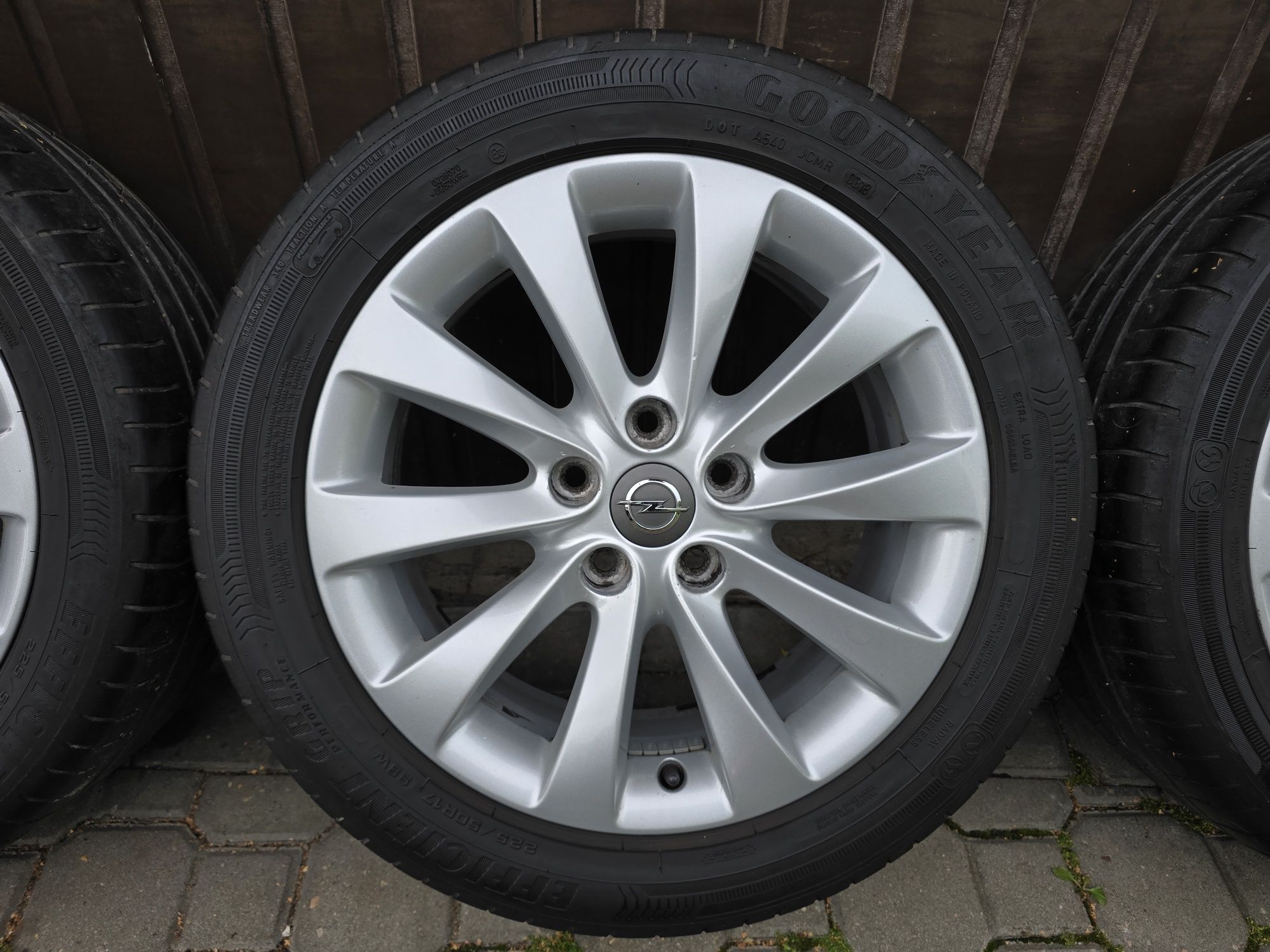 Felgi z oponami 225/50R17 Opel Astra J 5x115 4 Insignia B Zafira C