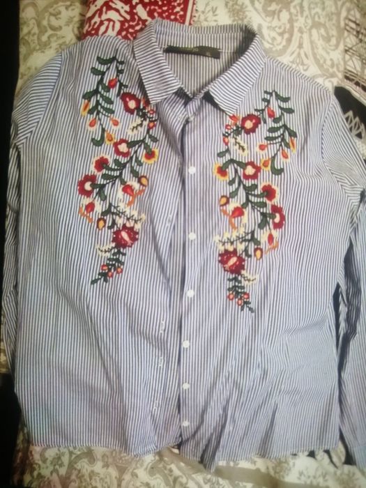 Женская рубашка и платья