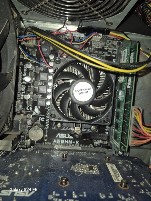 Комплект: материнська плата, процесор, охолодженя, оперативна пам'ять