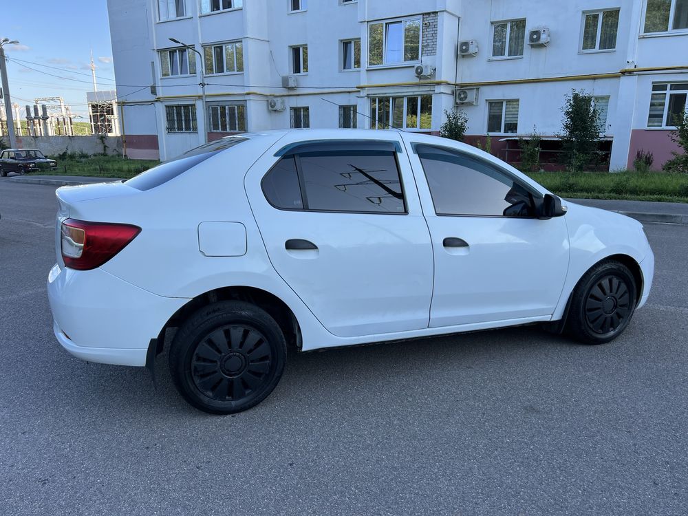 Renault Logan 2013