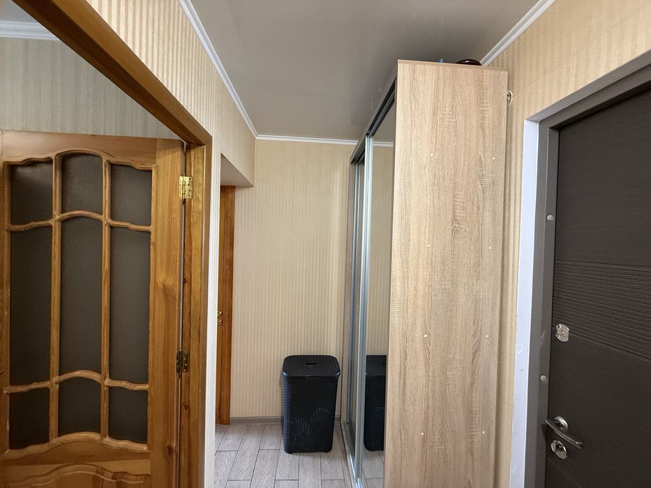 Двухкомнатная квартира с ремонтом на ул.Космонавтов,ост.Космос.