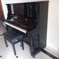 Piano Yamaha em excelente condição