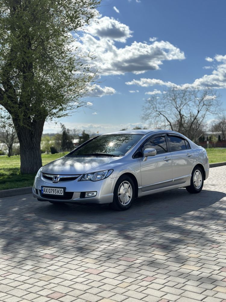 Продам Honda Civic hybrid