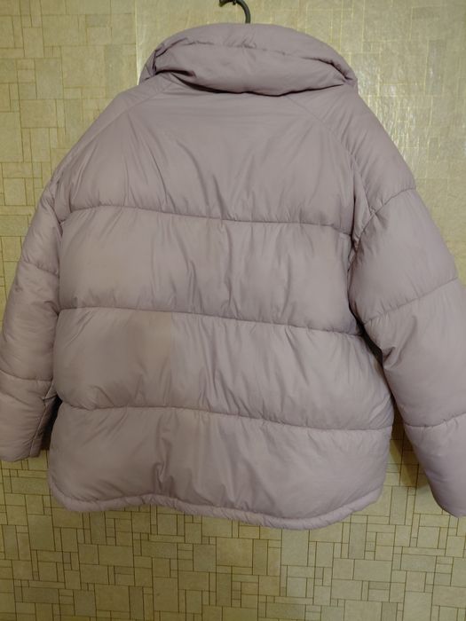 Куртка тепла на сінтіпоні.Бузкового кольору. Яскравіша ніж на фото.З п